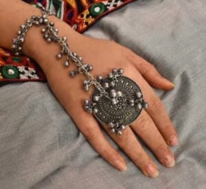 Oxidised-Blackpolish-Handcuff-with-Adjustable-Fingerring