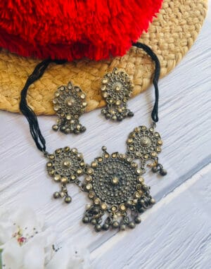 Oxidised Blackpolish Kundan Necklace Set