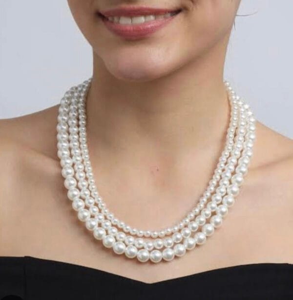Pearl-Multi-Layer-Necklace-Set-Model