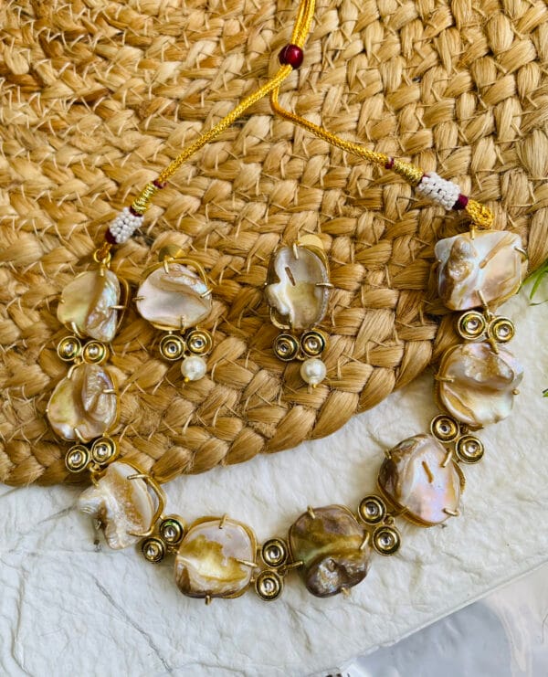 Brass-Uncut-Mother-of-Pearl-Necklace-Set