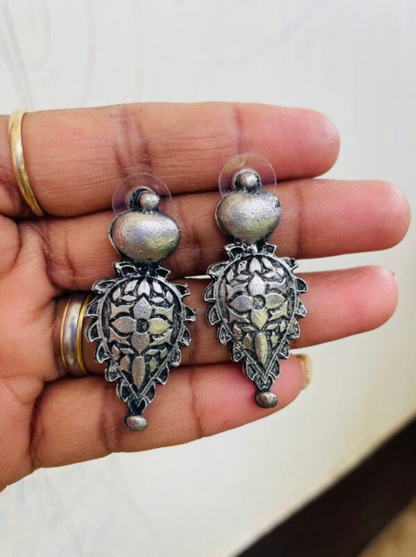 Oxidised-Blackpolish-Stud-Earring