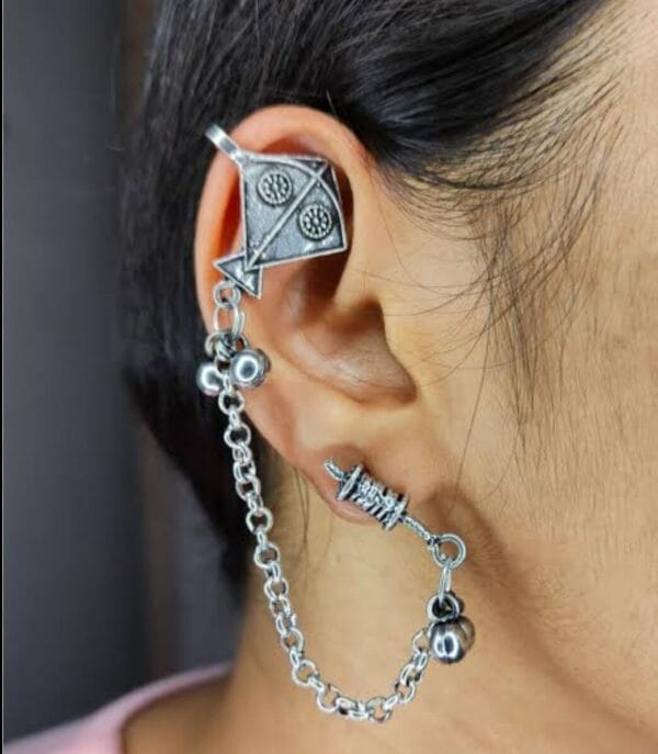 Oxidised-Silver-Dual-Kite-Earring-Model