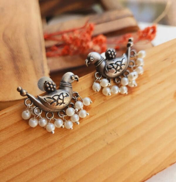 Oxidised-Silver-Parrot-Earring