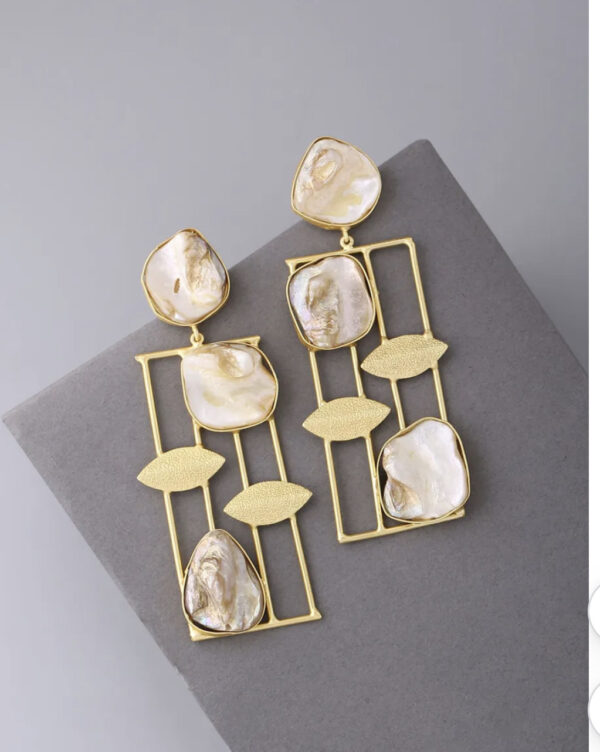 brass-golden-mother-of-pearl-contemporary-earring
