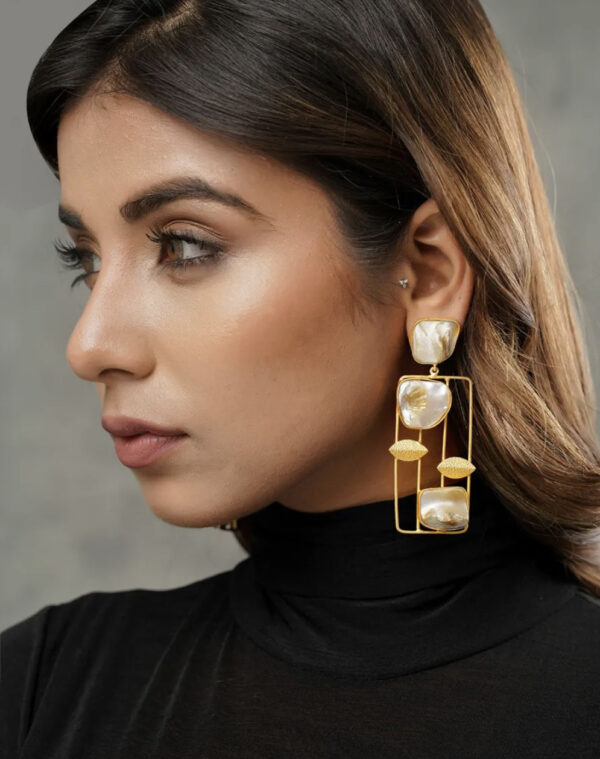 brass-golden-mother-of-pearl-contemporary-earring-model