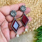 brass-replica-monalisa-stone-earrings