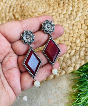 brass-replica-monalisa-stone-earrings