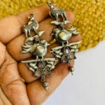 brass-replica-monalisa-stone-earrings