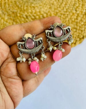 brass-replica-monalisa-stone-earrings