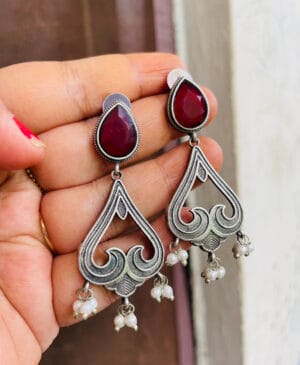 brass-replica-monalisa-stone-earrings