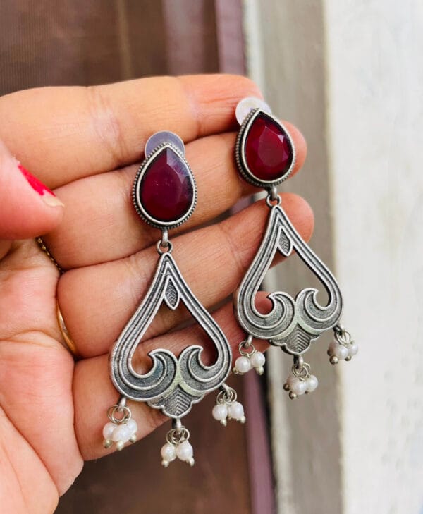 brass-replica-monalisa-stone-earrings