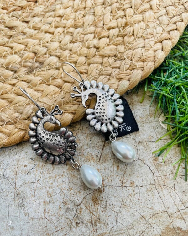 brass-replica-pearl-earring