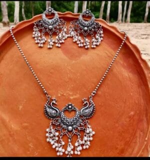 oxidised-silver-pearl-necklace-set