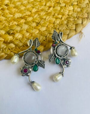 brass-replica-monalisa-stone-earrings