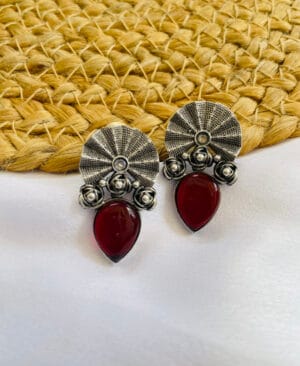 brass-replica-monalisa-stone-earrings