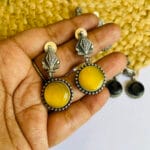 brass-replica-monalisa-stone-earrings
