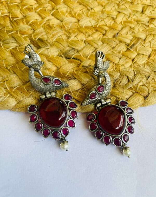 brass-replica-monalisa-stone-earrings