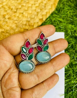brass-replica-monalisa-stone-earrings