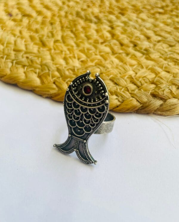 brass-replica-fish-shape-adjustable-finger-ring