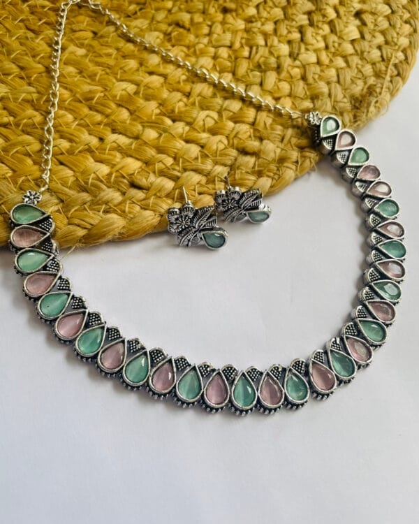 brass-replica-monalisa-ad-stone-necklace-set