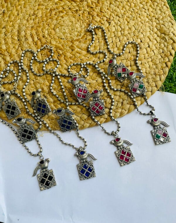 brass-replica-monalisa-stone-chain-pendant-set-with-earring-2