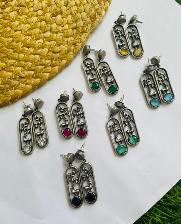 brass-replica-monalisa-stone-earrings-2