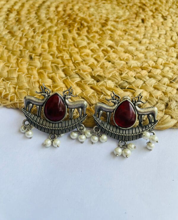 brass-replica-monalisa-stone-earrings