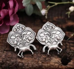 brass-silver-replica-horse-shape-earring