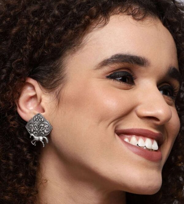 brass-silver-replica-horse-shape-earring-model