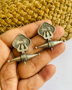 brass-silver-replica-coin-shape-earring