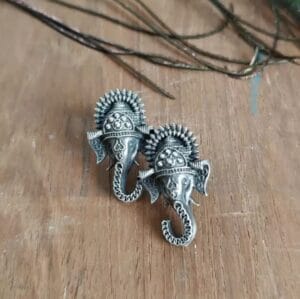 brass-silver-replica-ganesh-shape-earring