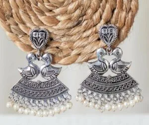 oxidised-silver-duck-design-pearl-earring