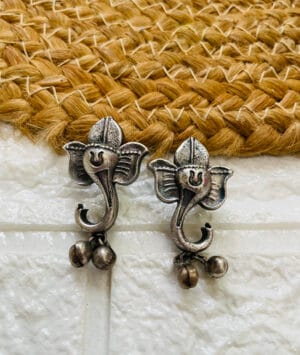 brass-silver-replica-ganesh-shape-earring-2
