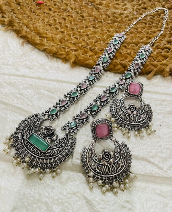 brass-silver-replica-monalisa-long-necklace-set-with-earrings-baby-pink-green