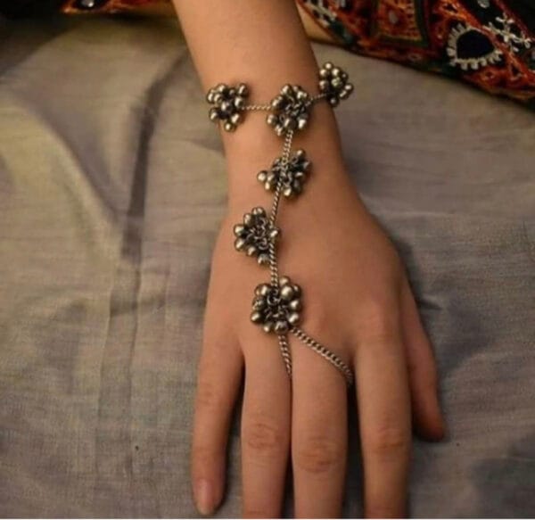 oxidised-silver-adjustable-handcuff