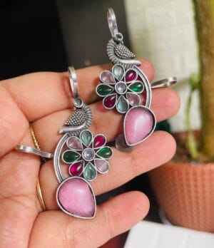 brass-replica-monalisa-ear-cuff brass-replica-monalisa-ear-cuff