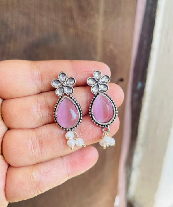 brass-replica-monalisa-stone-earrings-27-1