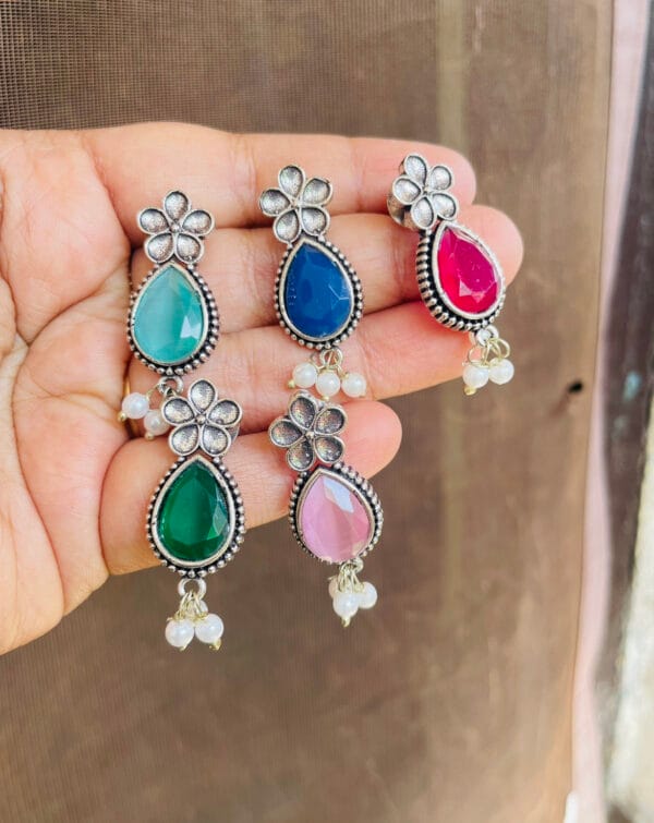 brass-replica-monalisa-stone-earrings-27-2