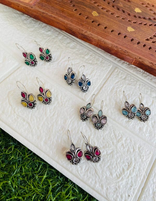 brass-replica-monalisa-stone-earrings-32-2