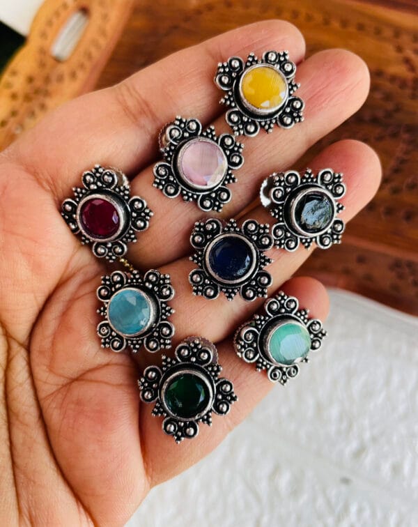 brass-replica-monalisa-stone-earrings-34-2