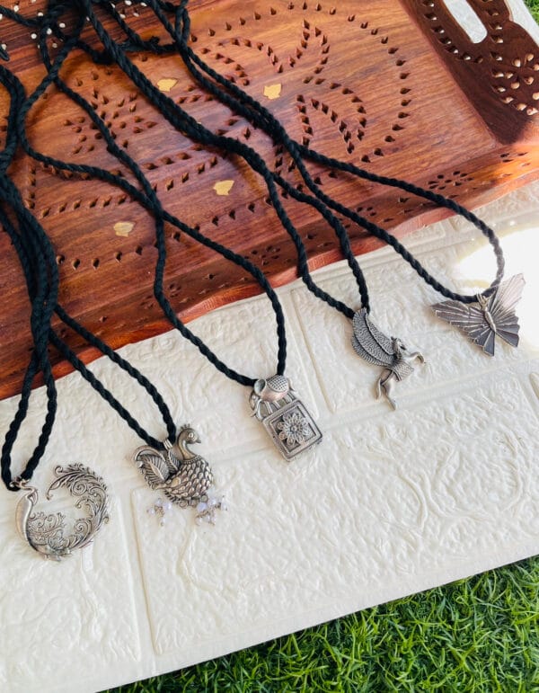 brass-replica-tassle-pendant-1