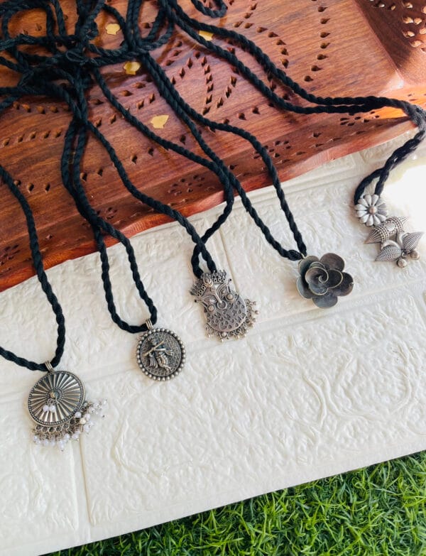 brass-replica-tassle-pendant-2