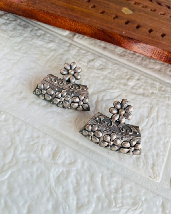 brass-silver-replica-earring-53