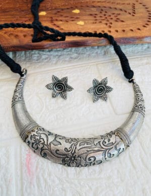 brass-silver-replica-necklace-set-with-earrings-15