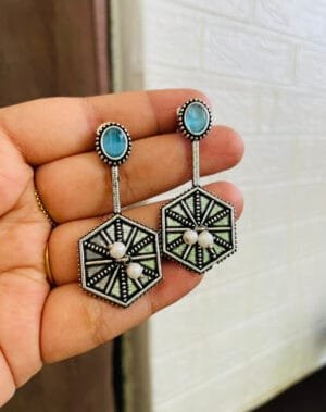 brass-replica-monalisa-stone-earrings