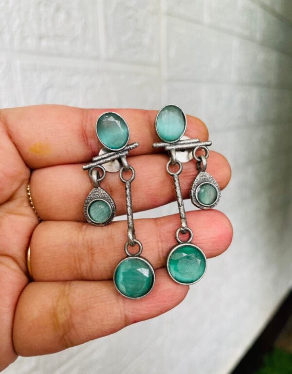 brass-replica-monalisa-stone-earrings-40-1
