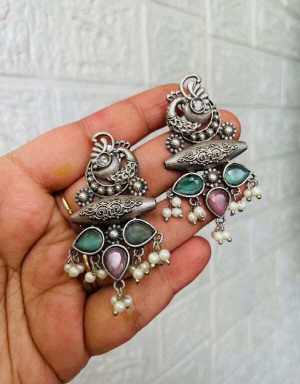 brass-replica-monalisa-stone-earrings-41-1