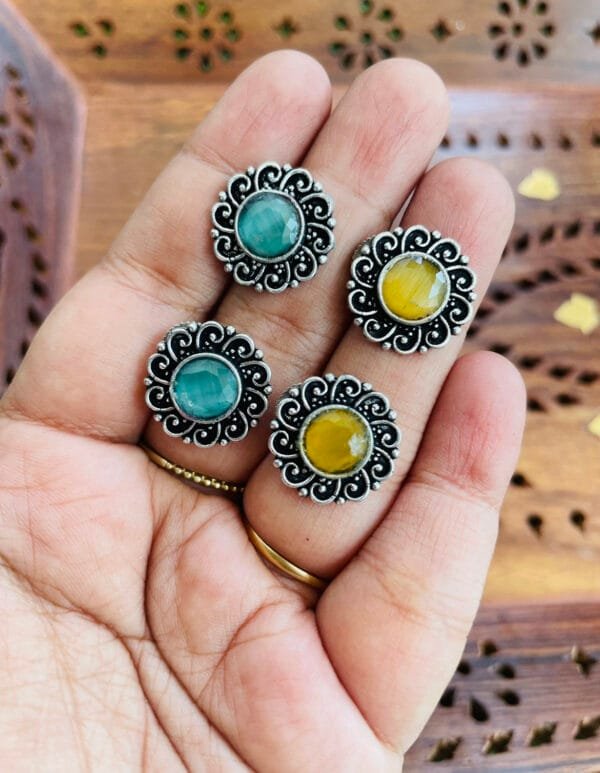 brass-replica-monalisa-stone-earrings-44-1