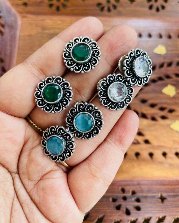 brass-replica-monalisa-stone-earrings-44
