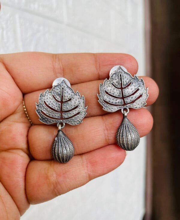 brass-silver-replica-earring-81